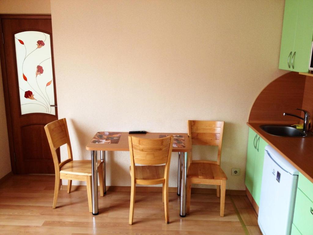 Apartments On Kirova Dnipro Room photo